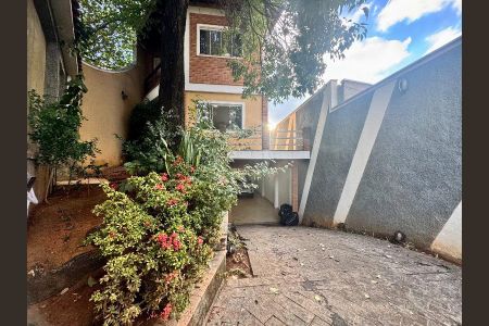 Casa à venda com 322m², 3 quartos e 5 vagasFoto 01