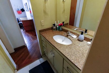 Apartamento para alugar com 111m², 3 quartos e 2 vagas Apartamento para alugar com 111m², 3 quartos e 2 vagasBanheiro Corredor