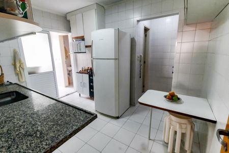 Apartamento para alugar com 111m², 3 quartos e 2 vagas Apartamento para alugar com 111m², 3 quartos e 2 vagasCozinha - Armários