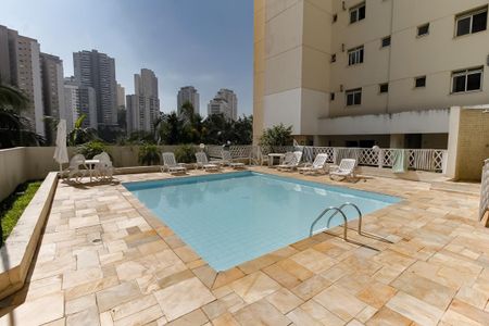 Apartamento para alugar com 111m², 3 quartos e 2 vagas Apartamento para alugar com 111m², 3 quartos e 2 vagasÁrea comum - Piscina