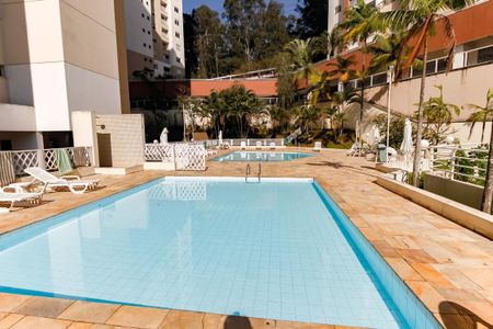 Apartamento para alugar com 111m², 3 quartos e 2 vagas Apartamento para alugar com 111m², 3 quartos e 2 vagasÁrea comum - Piscina