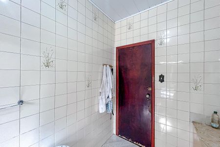 Casa à venda com 216m², 2 quartos e 4 vagasBanheiro