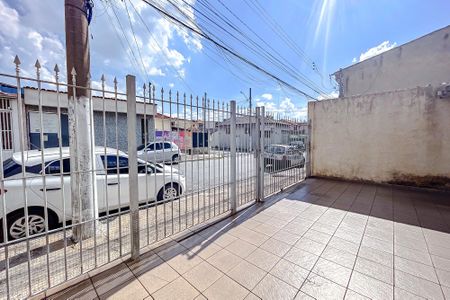 Casa à venda com 216m², 2 quartos e 4 vagasGaragem