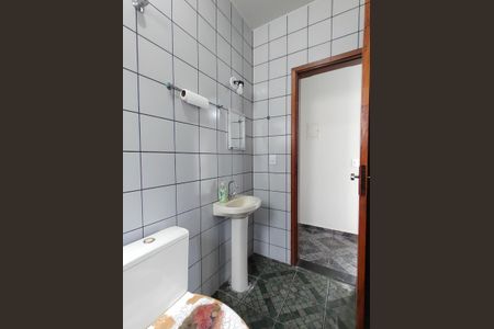 Banheiro 2 de apartamento para alugar com 3 quartos, 75m² em Granada, Uberlândia