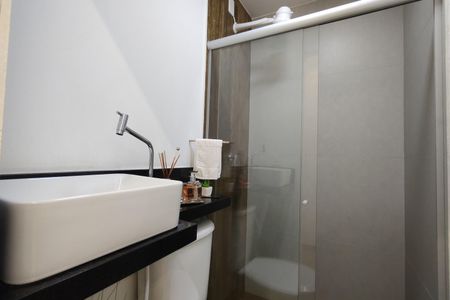 Apartamento à venda com 69m², 2 quartos e 1 vagaBanheiro Social 2