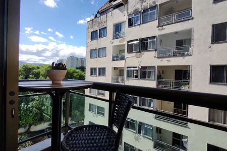 Apartamento à venda com 69m², 2 quartos e 1 vagaVaranda