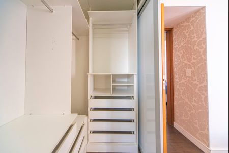 Apartamento para alugar com 57m², 2 quartos e 1 vagaCloset do quarto 2