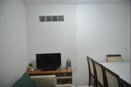 Casa à venda com 161m², 4 quartos e 2 vagasSala