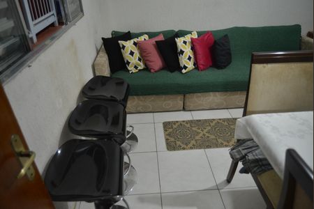 Casa à venda com 161m², 4 quartos e 2 vagasSala