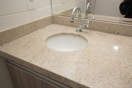 Apartamento à venda com 85m², 2 quartos e 2 vagas Apartamento à venda com 85m², 2 quartos e 2 vagasBanheiro da Suíte