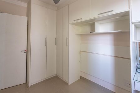 Apartamento à venda com 66m², 2 quartos e 2 vagasQuarto 2 