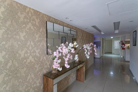 Apartamento à venda com 66m², 2 quartos e 2 vagasHall social 