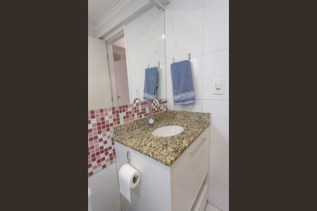 Apartamento à venda com 66m², 2 quartos e 2 vagasBanheiro social 