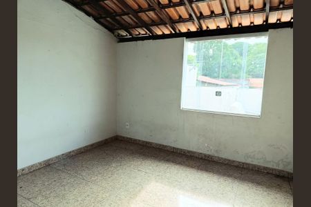 Casa à venda com 570m², 5 quartos e 2 vagassala