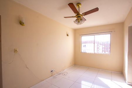 Sala de apartamento para alugar com 2 quartos, 83m² em Colubandê, São Gonçalo