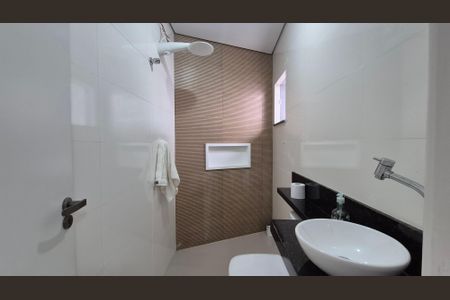 Casa à venda com 135m², 3 quartos e 2 vagasBanheiro