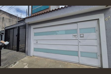 Casa à venda com 135m², 3 quartos e 2 vagasFachada