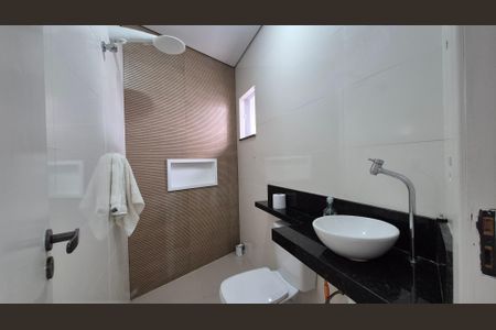 Casa à venda com 135m², 3 quartos e 2 vagasBanheiro