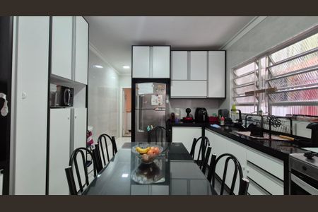 Casa à venda com 135m², 3 quartos e 2 vagasCozinha