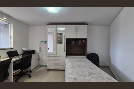 Casa à venda com 135m², 3 quartos e 2 vagasQuarto fundos