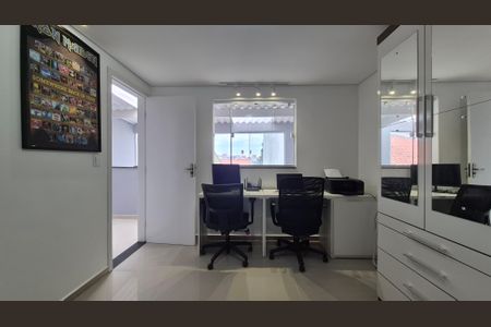 Casa à venda com 135m², 3 quartos e 2 vagasQuarto fundos