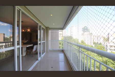 Apartamento à venda com 124m², 3 quartos e 2 vagasVaranda