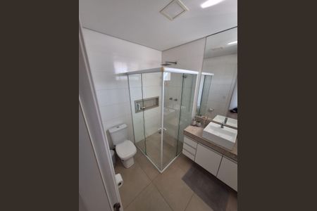 Banheiro de casa à venda com 3 quartos, 228m² em Lúcio de Abreu, Contagem