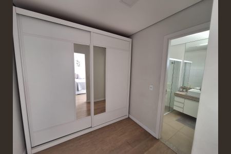 Quarto de casa à venda com 3 quartos, 228m² em Lúcio de Abreu, Contagem
