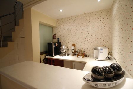 Casa de condomínio à venda com 230m², 3 quartos e 2 vagasCopa