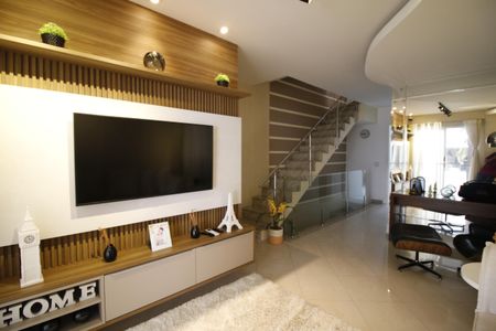 Casa de condomínio à venda com 230m², 3 quartos e 2 vagasSala