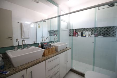 Casa de condomínio à venda com 230m², 3 quartos e 2 vagasBanheiro da Suíte 3