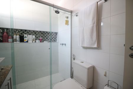 Casa de condomínio à venda com 230m², 3 quartos e 2 vagasBanheiro da Suíte 3