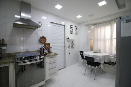 Casa de condomínio à venda com 230m², 3 quartos e 2 vagasCozinha