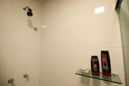 Casa de condomínio à venda com 230m², 3 quartos e 2 vagasBanheiro da sala de cinema 