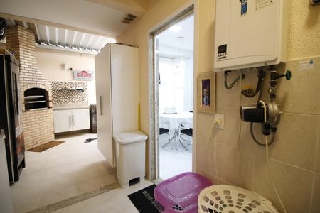 Casa de condomínio à venda com 230m², 3 quartos e 2 vagasÁrea de Serviço