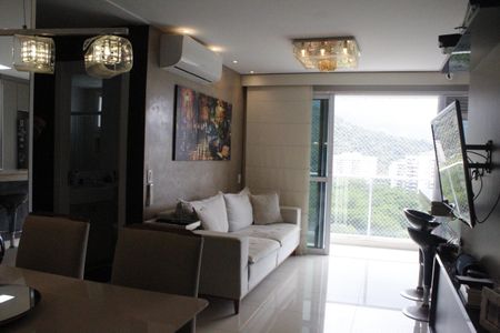 Sala de apartamento à venda com 2 quartos, 79m² em Barra Olímpica, Rio de Janeiro