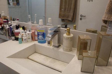 Apartamento à venda com 79m², 2 quartos e 1 vagaBanheiro da Suíte