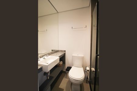 Banheiro de kitnet/studio à venda com 1 quarto, 28m² em Moema, São Paulo