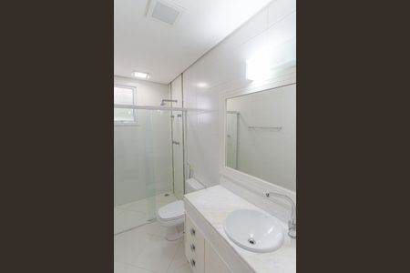 Casa de condomínio para alugar com 500m², 3 quartos e 6 vagasBanheiro da Suíte 3