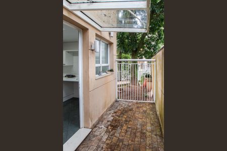 Casa de condomínio para alugar com 500m², 3 quartos e 6 vagasÁrea de Serviço