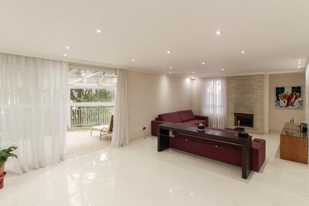 Sala de casa de condomínio à venda com 3 quartos, 500m² em Vila Irmaos Arnoni, São Paulo