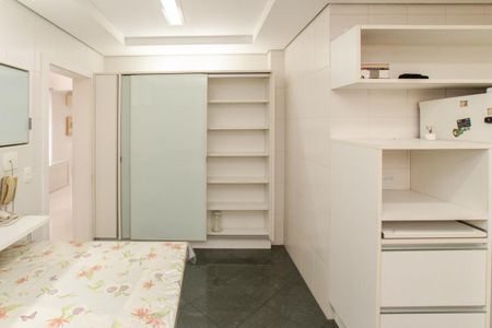 Casa de condomínio para alugar com 500m², 3 quartos e 6 vagasCozinha