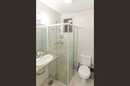 Casa de condomínio para alugar com 500m², 3 quartos e 6 vagasQuarto de Serviço - Banheiro