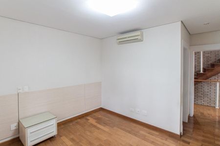 Casa de condomínio para alugar com 500m², 3 quartos e 6 vagasSuíte 3