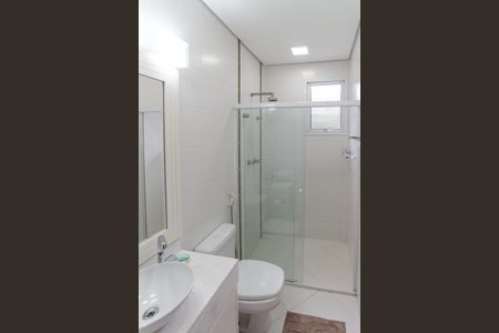 Casa de condomínio para alugar com 500m², 3 quartos e 6 vagasBanheiro da Suíte 2