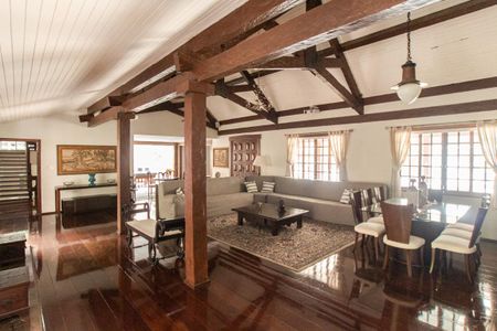 Casa de condomínio para alugar com 500m², 3 quartos e 6 vagasÁrea comum - Salão de festas