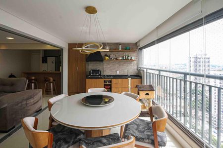 Apartamento à venda com 121m², 3 quartos e 2 vagas Apartamento à venda com 121m², 3 quartos e 2 vagasVaranda