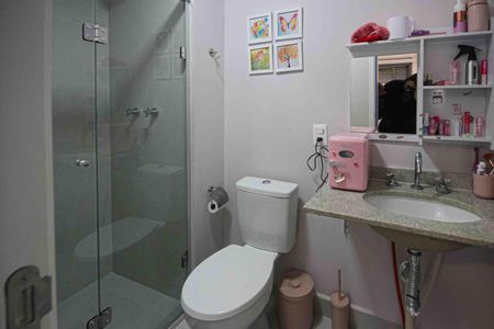 Apartamento à venda com 121m², 3 quartos e 2 vagas Apartamento à venda com 121m², 3 quartos e 2 vagasBanheiro da Suite 03