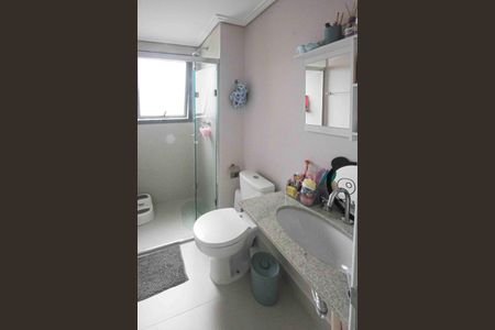 Apartamento à venda com 121m², 3 quartos e 2 vagas Apartamento à venda com 121m², 3 quartos e 2 vagasBanheiro da Suite