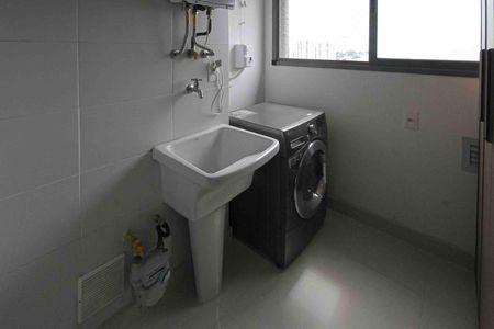 Apartamento à venda com 121m², 3 quartos e 2 vagas Apartamento à venda com 121m², 3 quartos e 2 vagasÁrea de Serviço